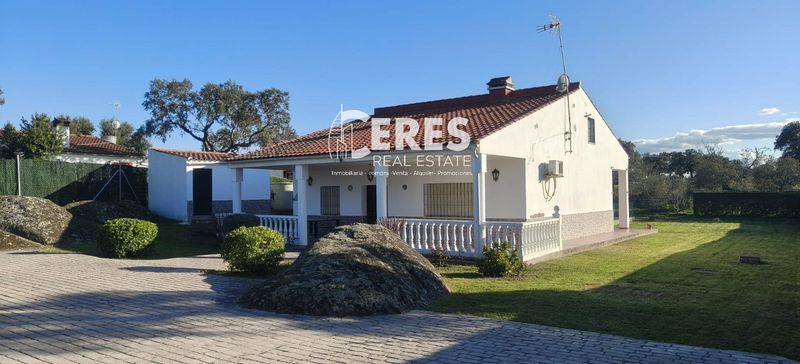 Chalet Independiente en venta Cáceres. Ref: 1180. Ceres Real Estate