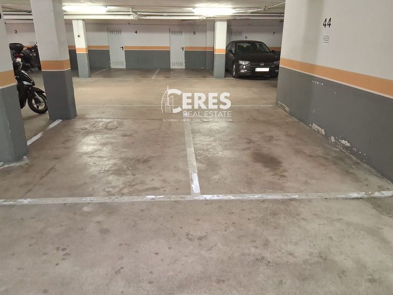 Garaje en alquiler Cáceres. Ref: 1184. Ceres Real Estate