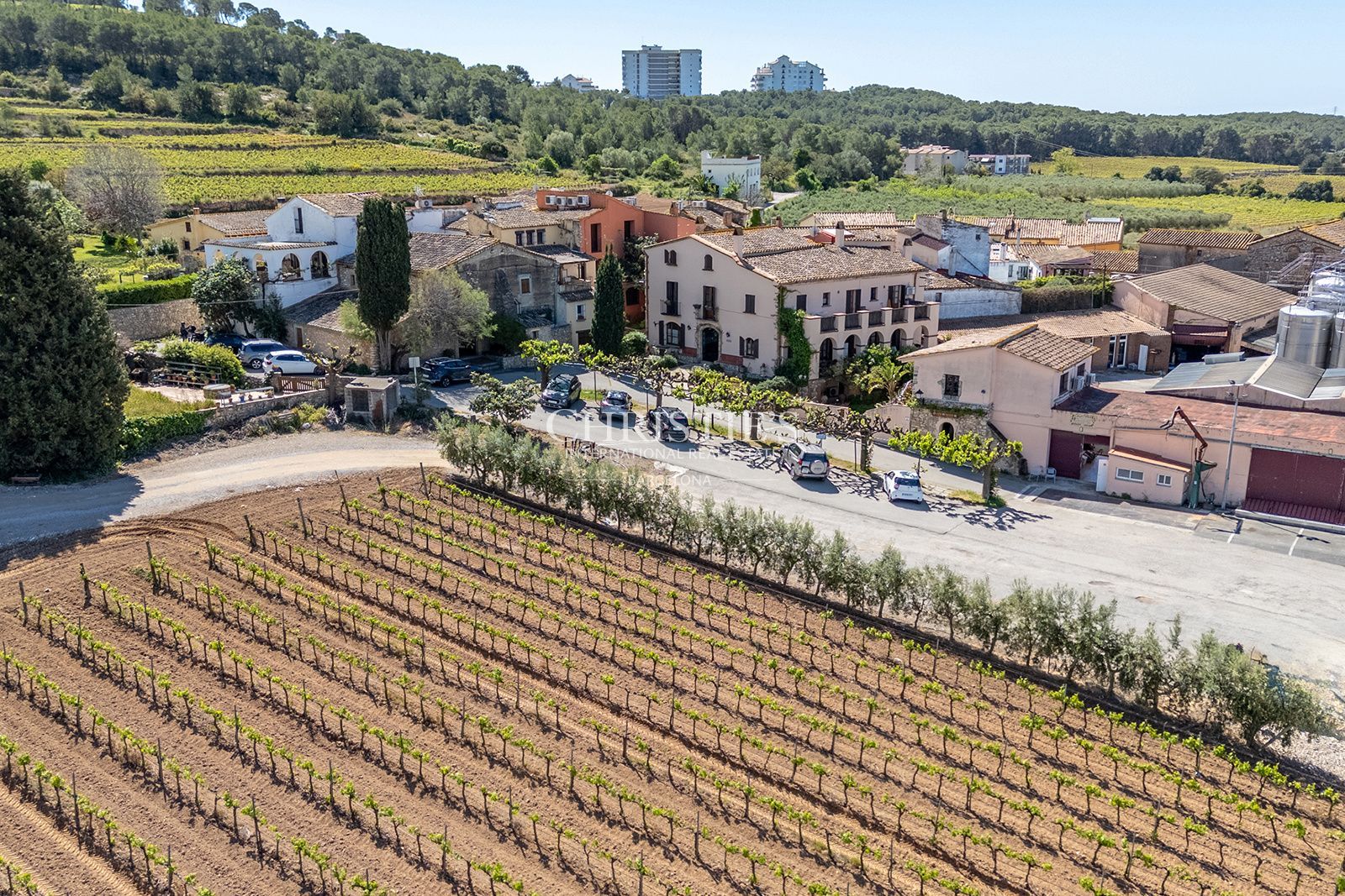 Casa de pueblo de origen medieval en Les Torres, Sant Pere de Ribes. 5 habitaciones, 3 baños, 201.74 m² en venta.