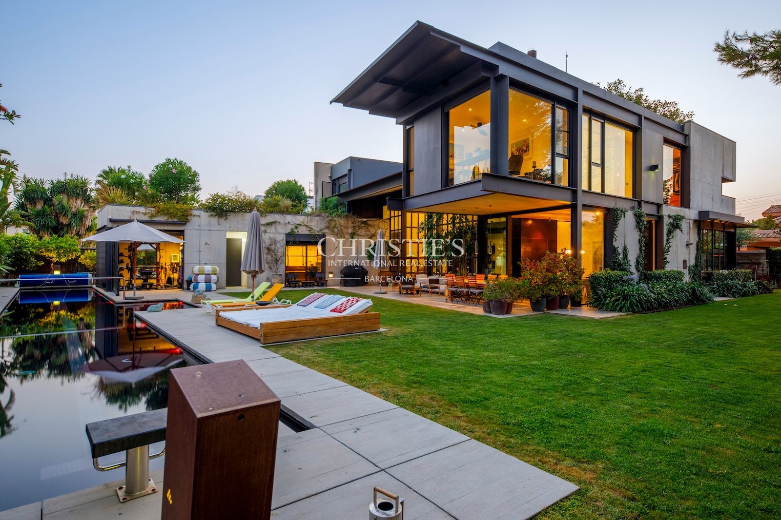 Studio Sitges · Una residencia única diseñada por Tom Kundig. 7 habitaciones, 9 baños, 1076 m² en venta.