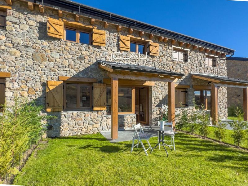 Adosado en alquiler Angoustrine-Villeneuve-des-Escaldes, Girona. Ref: 1101. Clau Cerdanya