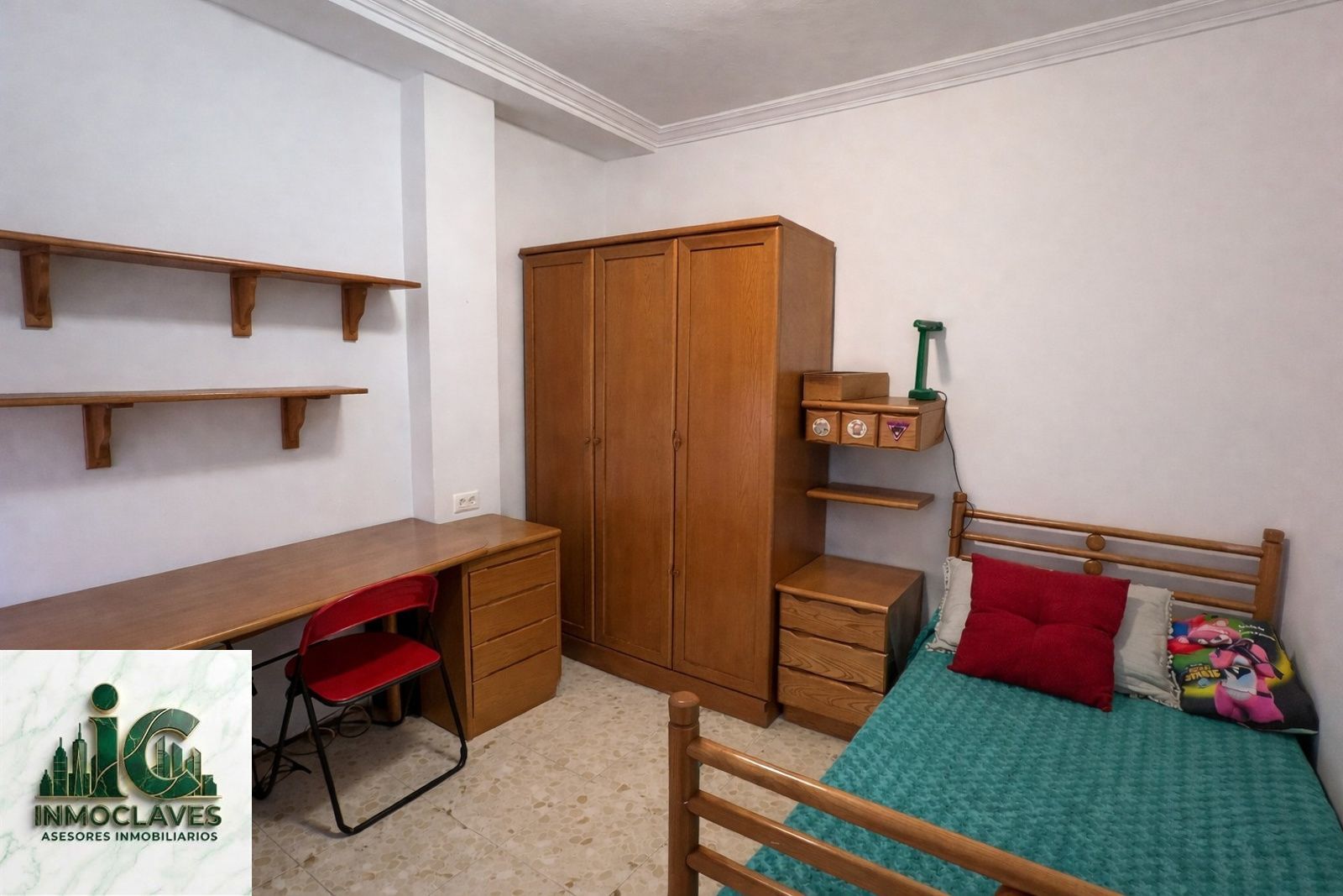 Amplia casa en el Barrio San Isidro - Foto 11