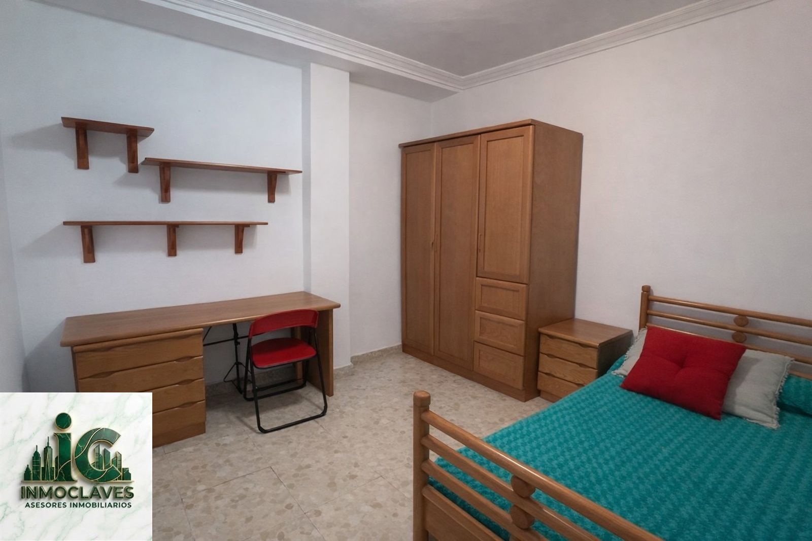 Amplia casa en el Barrio San Isidro - Foto 12