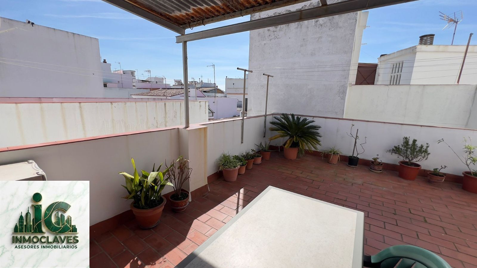 Amplia casa en el Barrio San Isidro - Foto 3