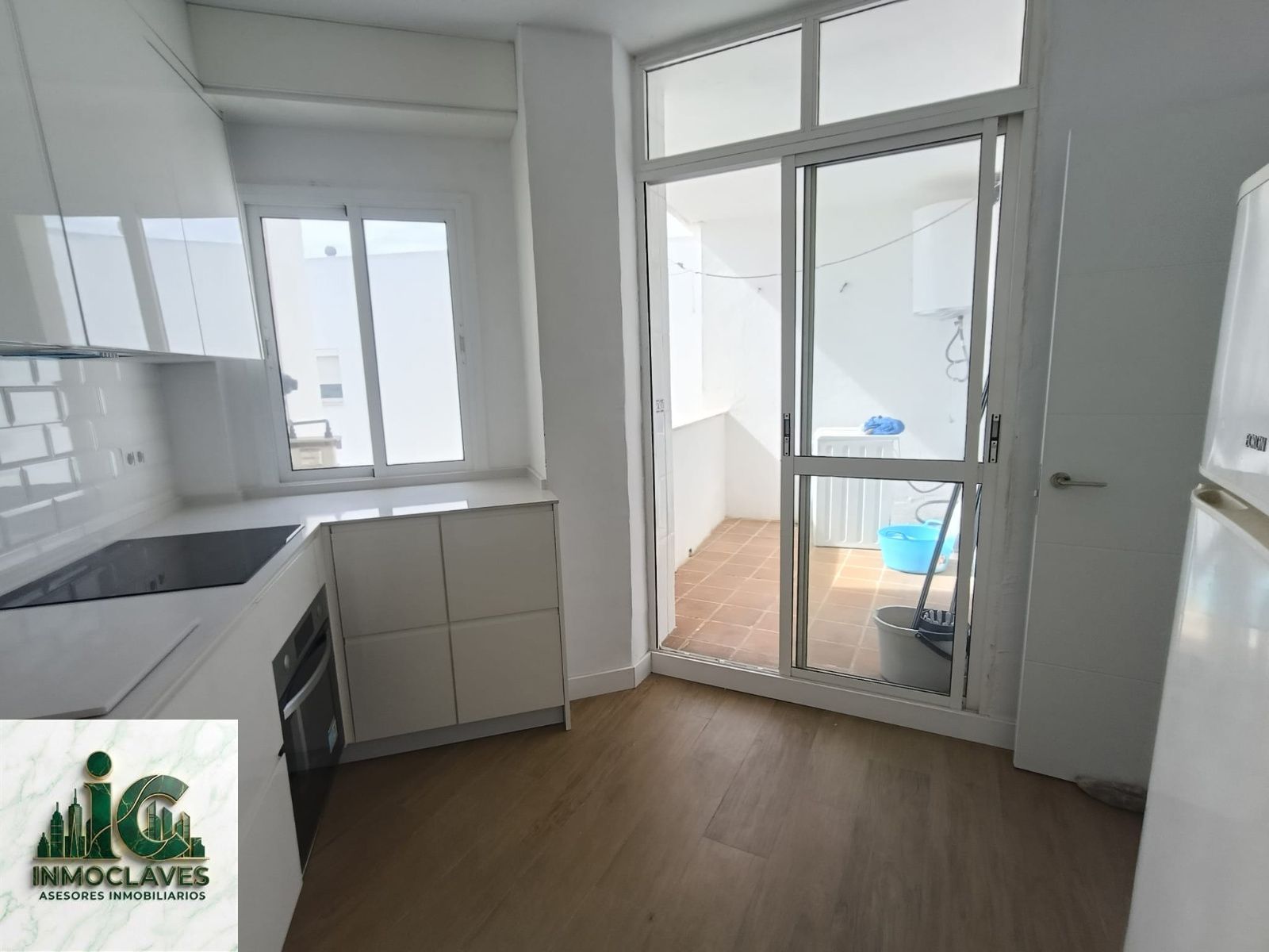 ¡ ÁTICO DE ENSUEÑO EN ALGECIRAS CON VISTAS PANORÁMICAS ! - Foto 9