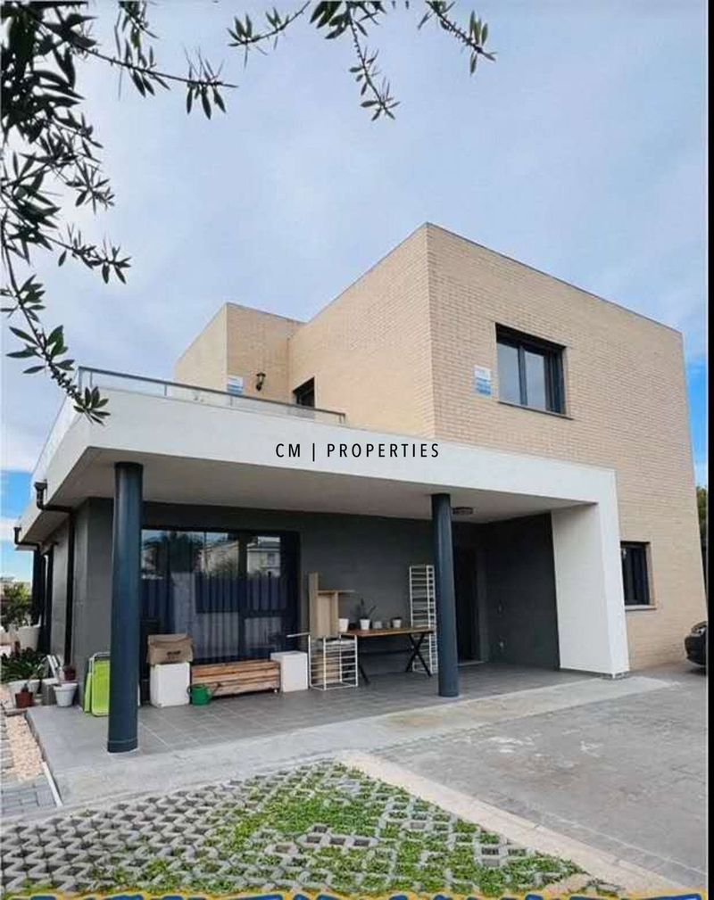 Chalet Independiente en venta San Antonio De Benagéber, Valencia. Ref: 2826. CM PROPERTIES