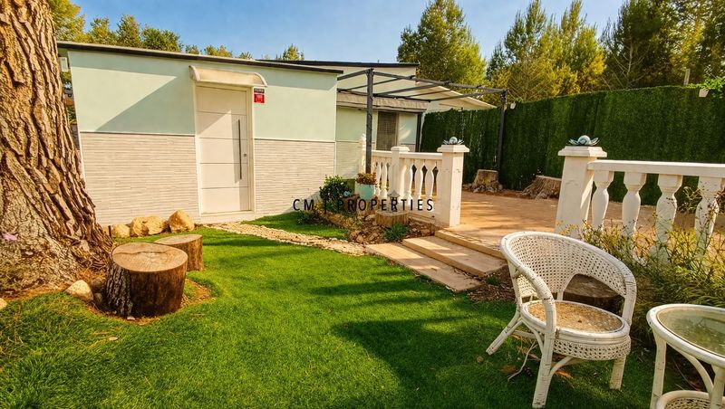 Chalet Independiente en alquiler Chiva, Valencia. Ref: 3434. CM PROPERTIES