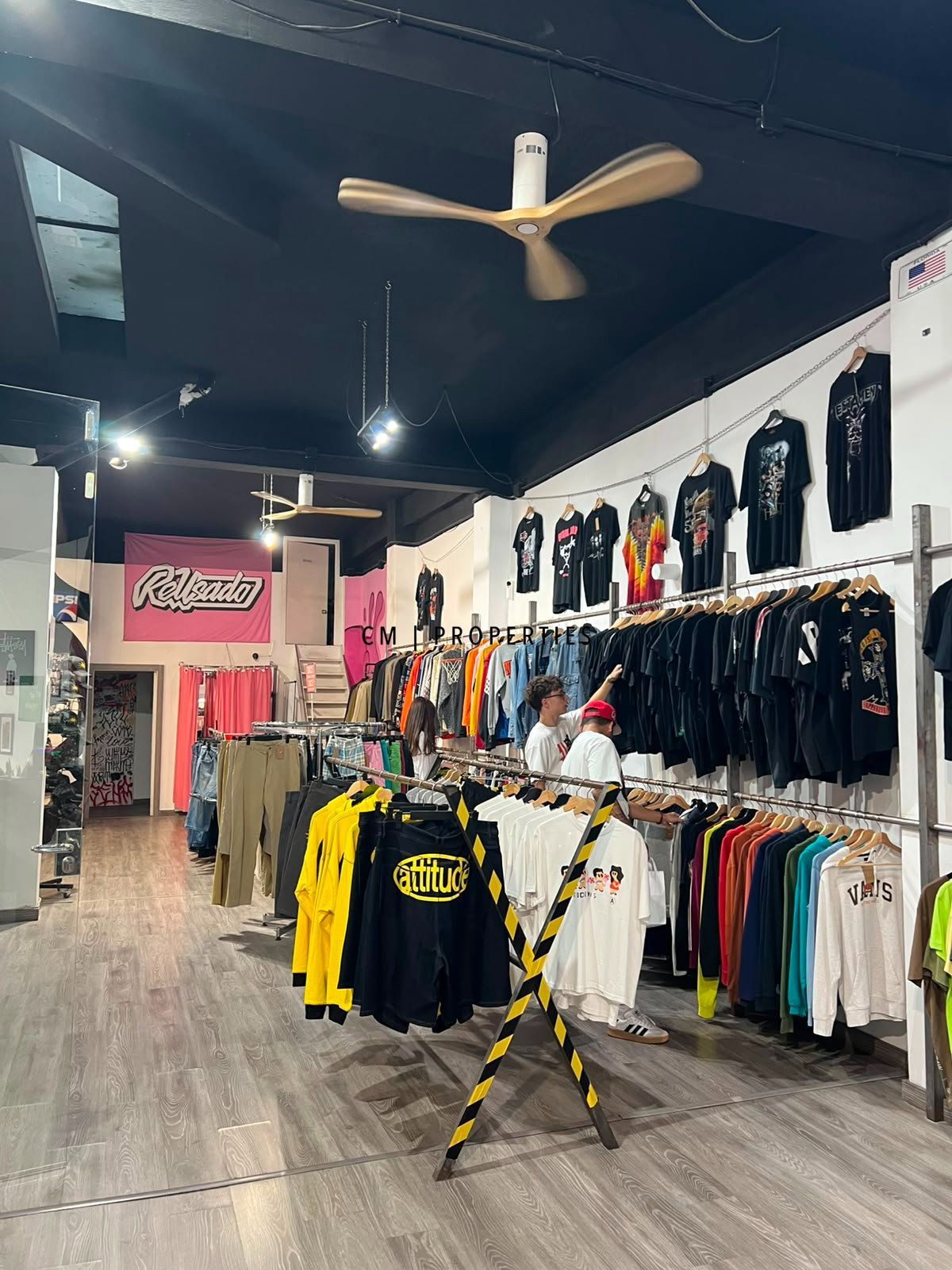 Traspaso de tienda vintage de 200 m² con barbería en Ruzafa - Foto 4