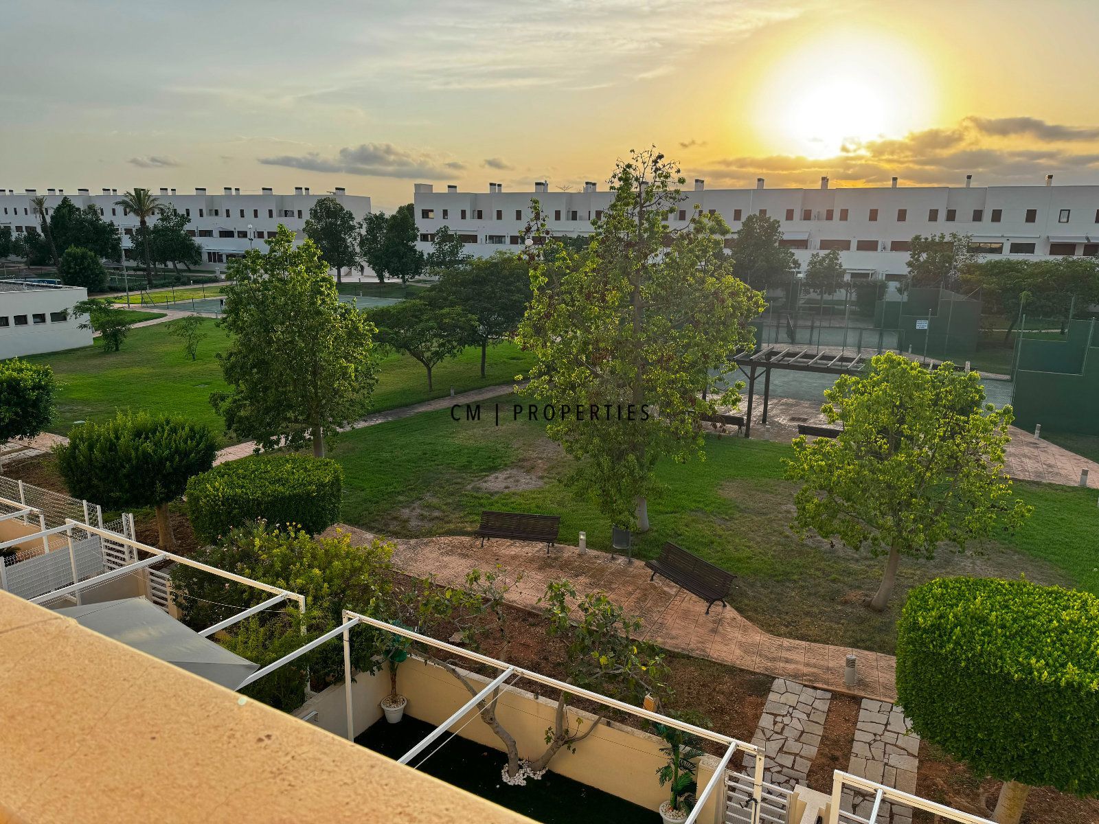 Ático duplex de 2 dormitorios en Panoramica Golf en venta - Foto 1