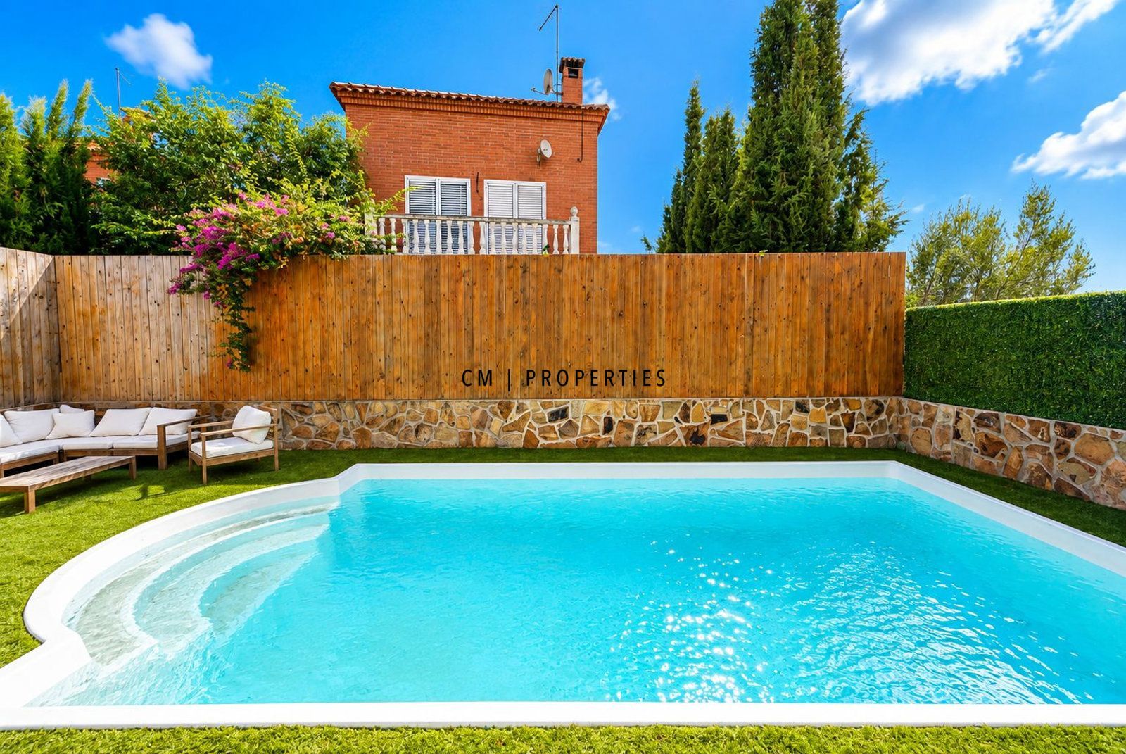 Casa independiente en venta con piscina y jardín en Moncada - Foto 3