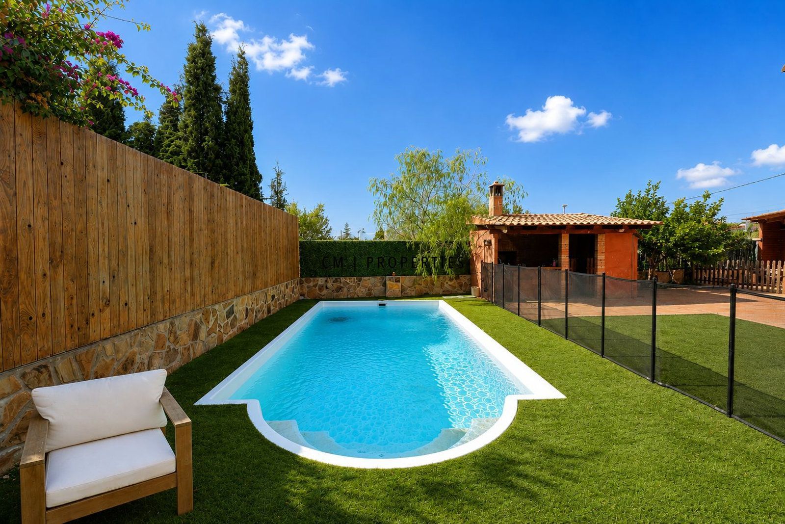 Casa independiente en venta con piscina y jardín en Moncada - Foto 4