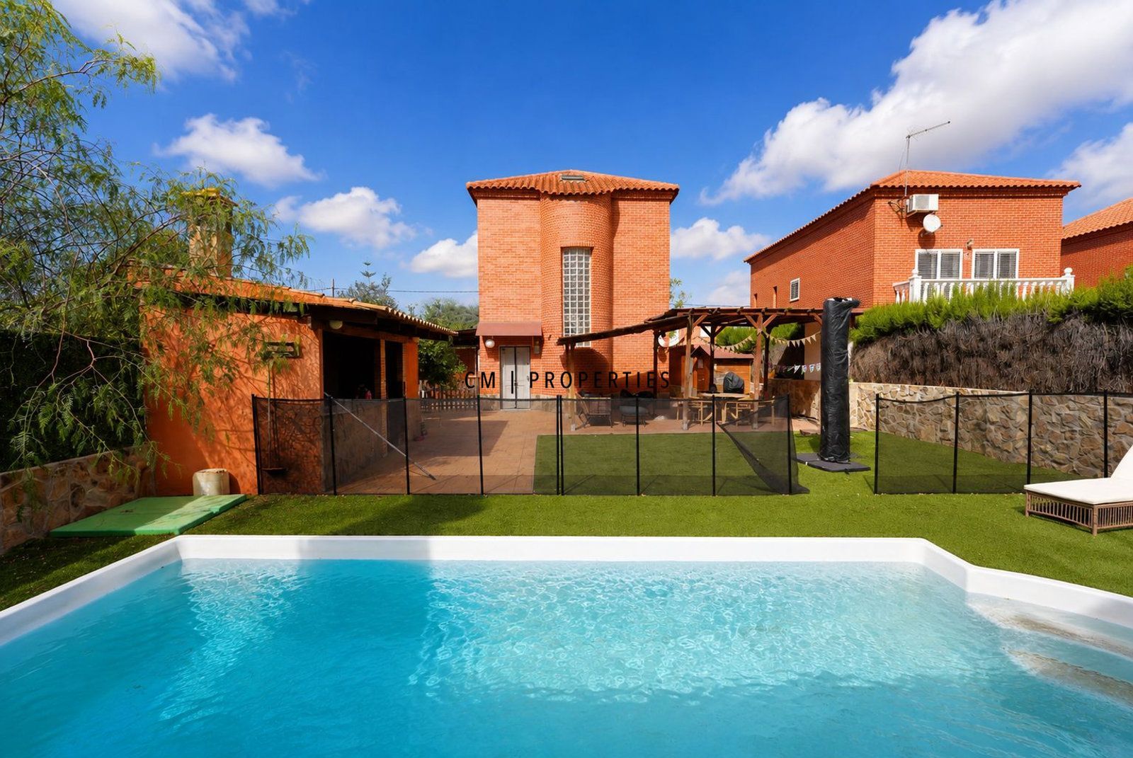 Casa independiente en venta con piscina y jardín en Moncada - Foto 6