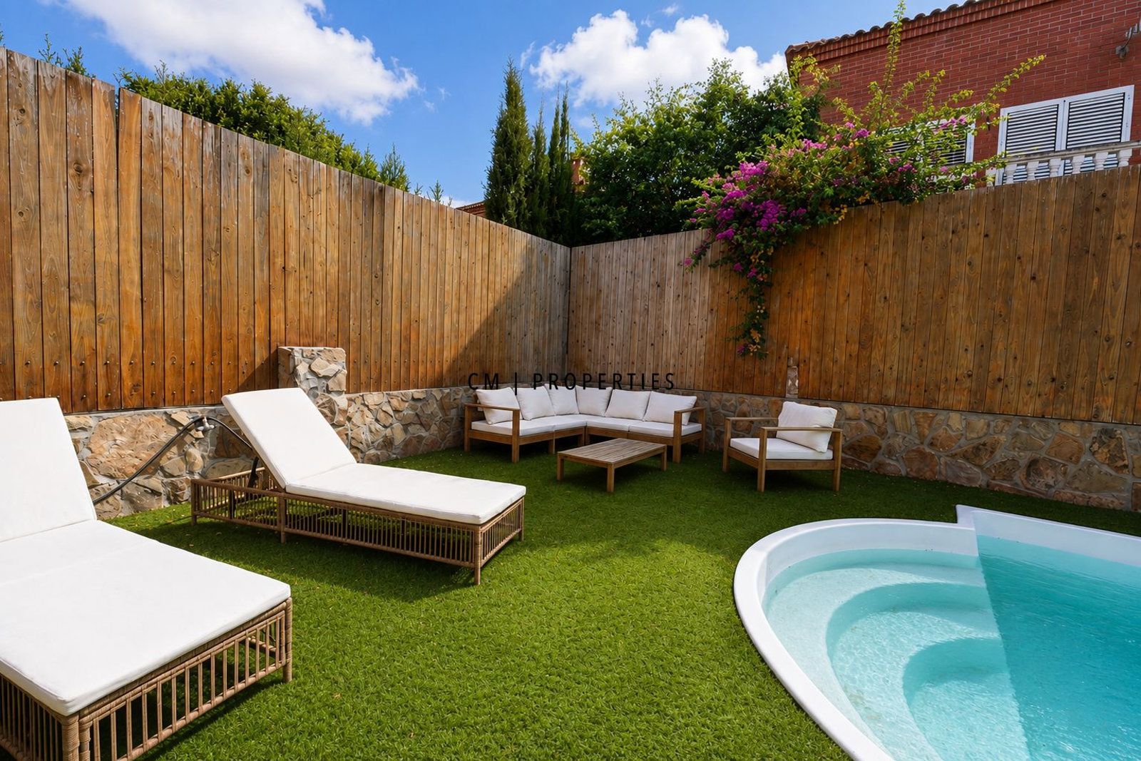 Casa independiente en venta con piscina y jardín en Moncada - Foto 7