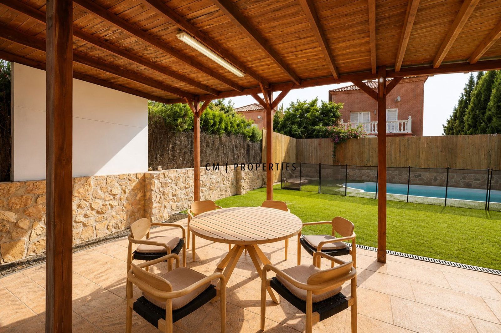 Casa independiente en venta con piscina y jardín en Moncada - Foto 10