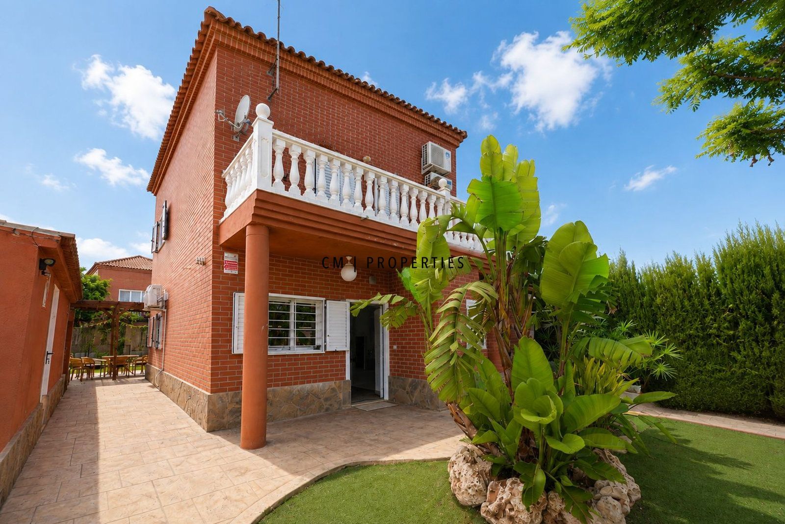 Casa independiente en venta con piscina y jardín en Moncada - Foto 15