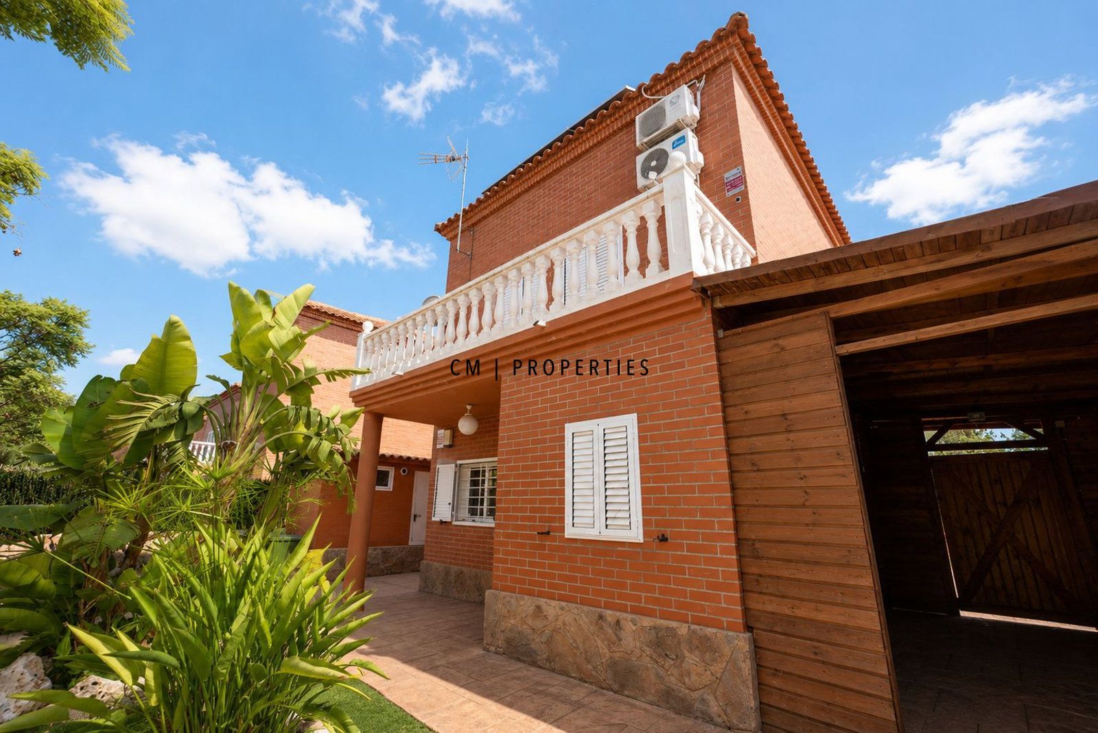 Casa independiente en venta con piscina y jardín en Moncada - Foto 16