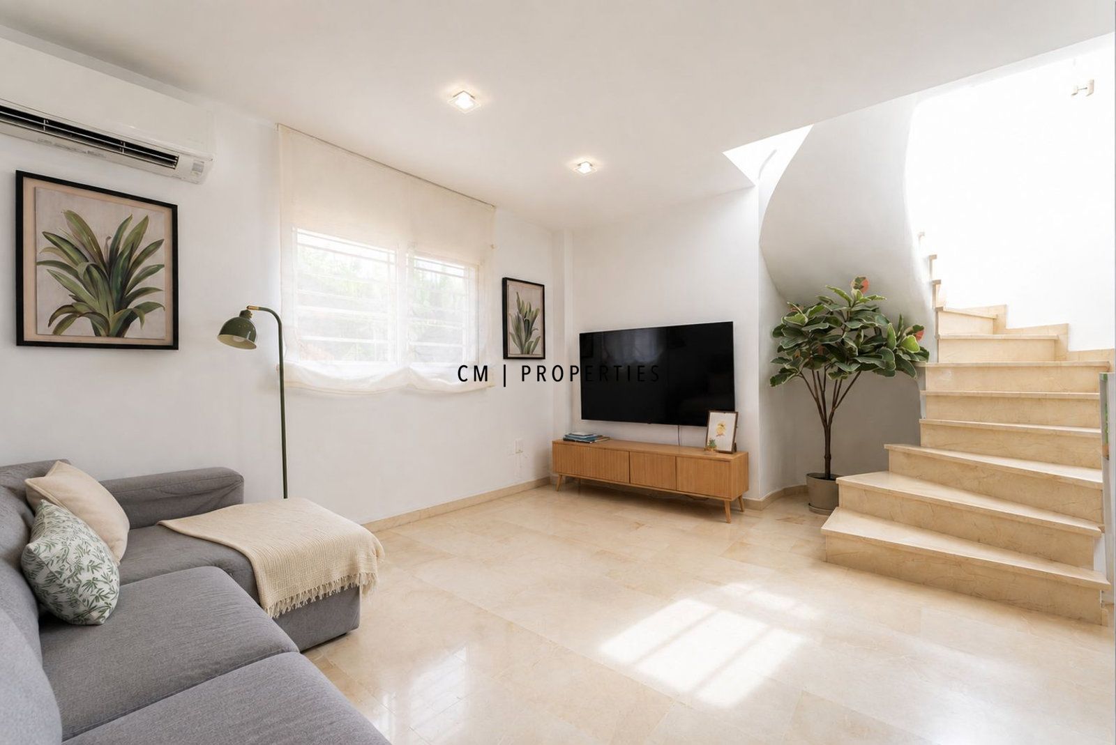 Casa independiente en venta con piscina y jardín en Moncada - Foto 17