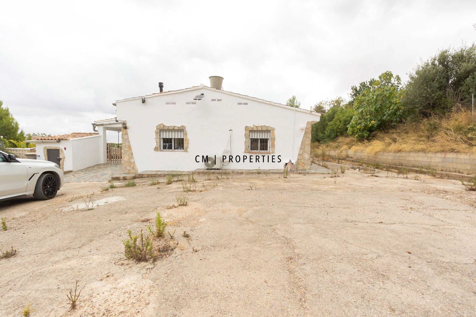 CHALET INDEPENDIENTE EN VENTA EN CHIVA CON 4.810 M² DE TERRENO RÚSTICO - Foto 2