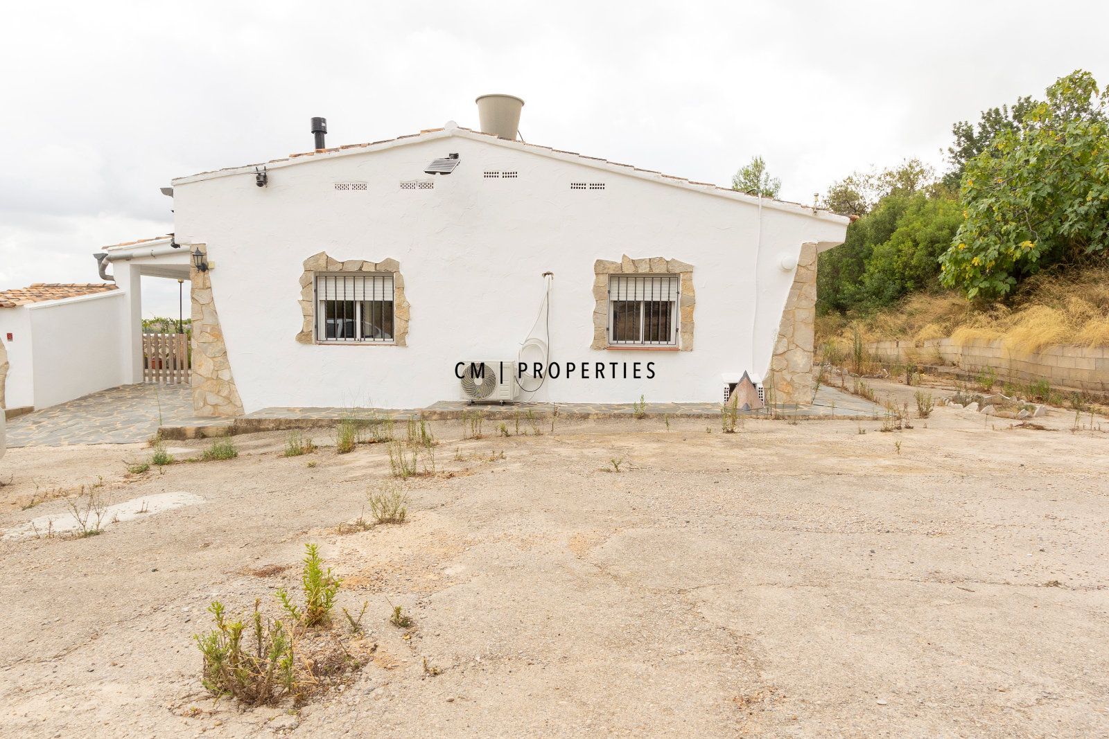 CHALET INDEPENDIENTE EN VENTA EN CHIVA CON 4.810 M² DE TERRENO RÚSTICO - Foto 3