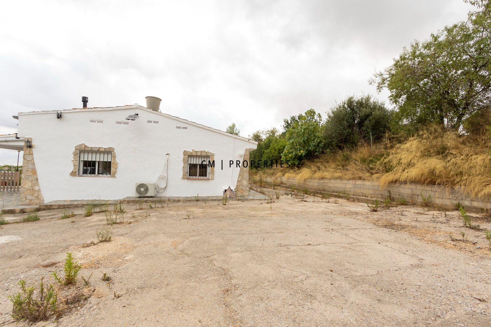 CHALET INDEPENDIENTE EN VENTA EN CHIVA CON 4.810 M² DE TERRENO RÚSTICO - Foto 4