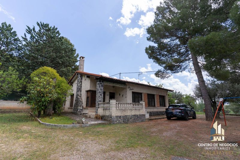 Chalet Independiente en venta Calatayud, Zaragoza. Ref: 1057. Centro de Negocios Inmobiliarios Calatayud