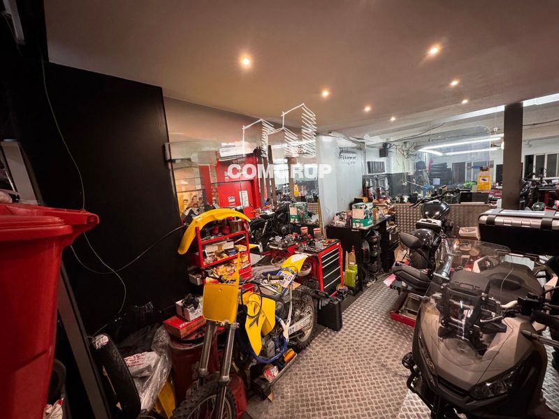 Local Comercial en traspàs Barcelona. Ref: 1465. Comgrup