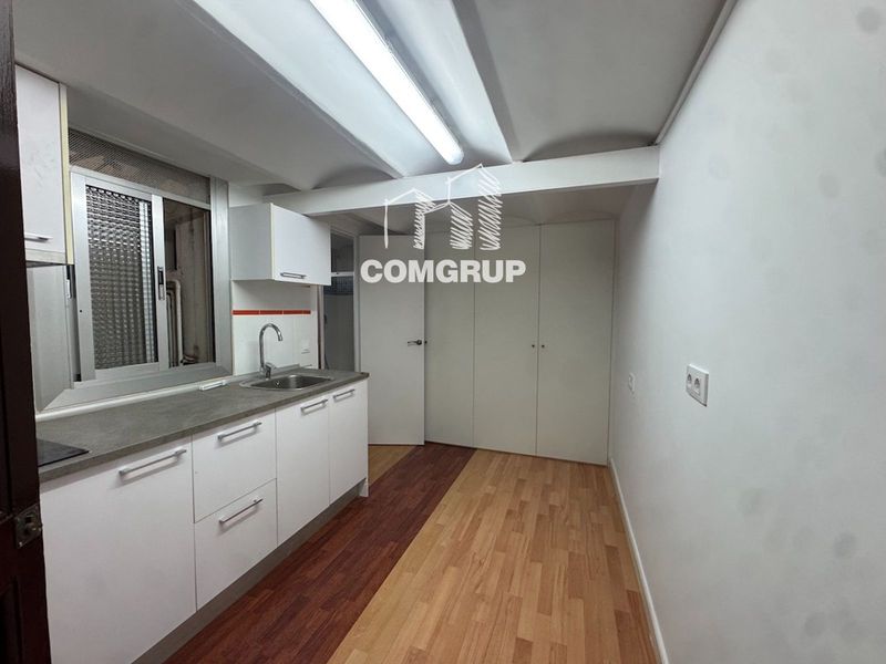 Piso en alquiler Barcelona. Ref: 1533. Comgrup