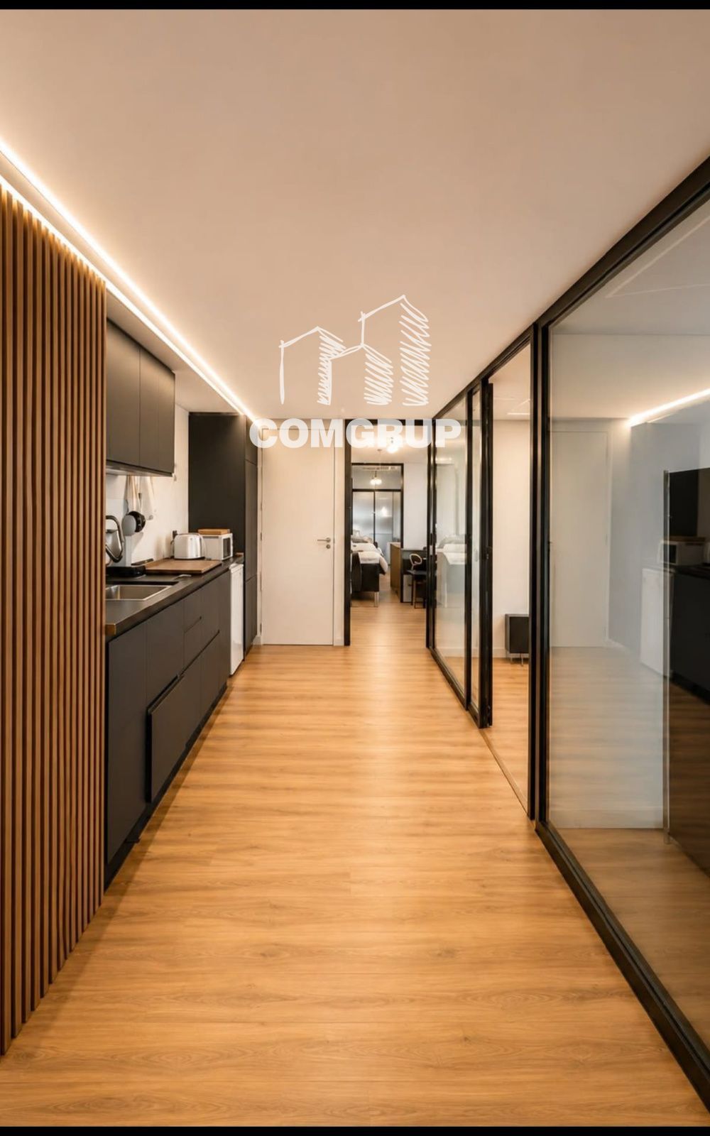 detalles - Alquiler de local comercial en  Sant Antoni  l´Eixample Esquerra.