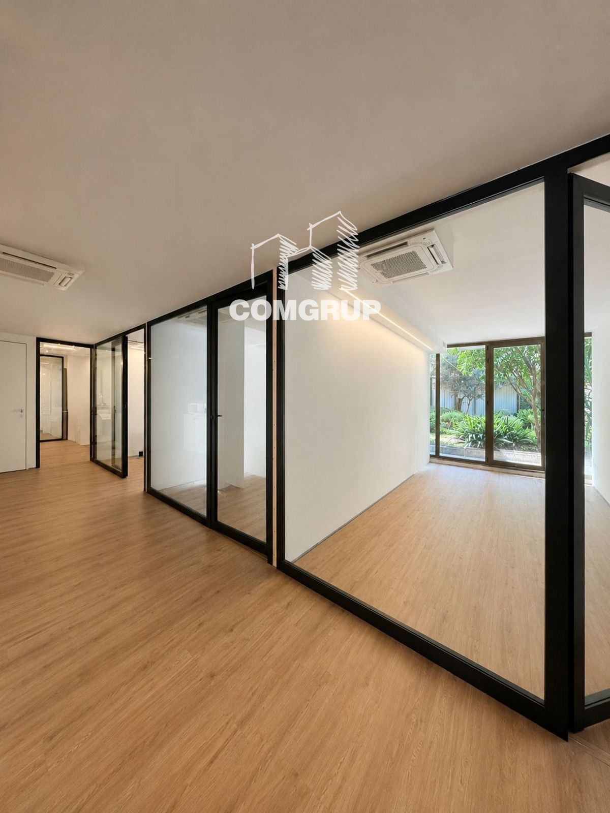 Venta de Local Comercial en Sant Antoni, Eixample Esquerra. - Foto 1