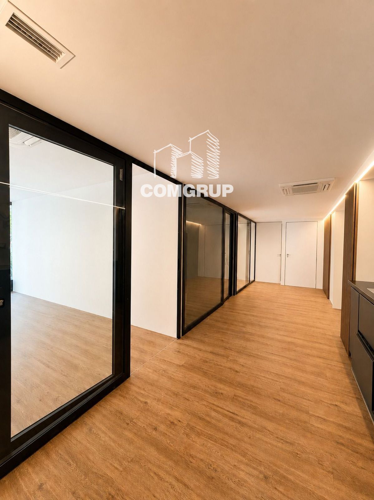 Venta de Local Comercial en Sant Antoni, Eixample Esquerra. - Foto 3