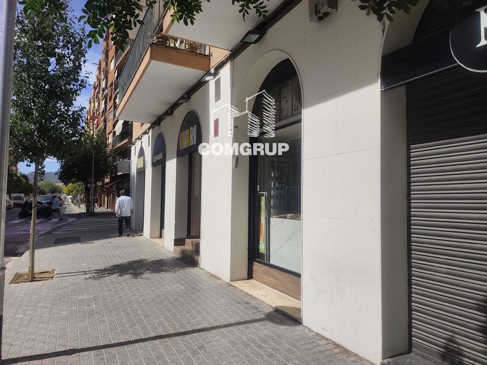 fachada - Traspaso Cafetería-Panadería esquinera en Mataró.