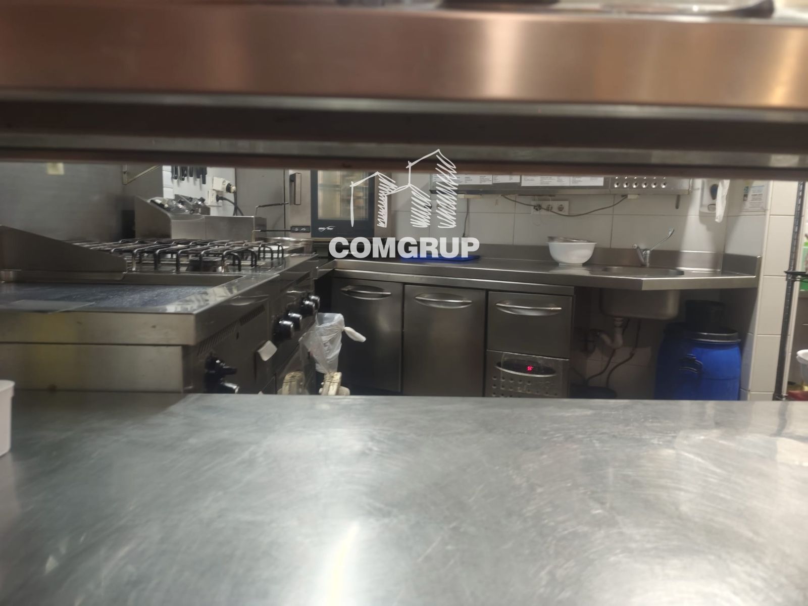 detalles - TRASPASO DE RESTAURANTE C3 EN PLENO CENTRO DE MATARÓ. 200 m² + TERRAZA (130 COMENSALES EN TOTAL)