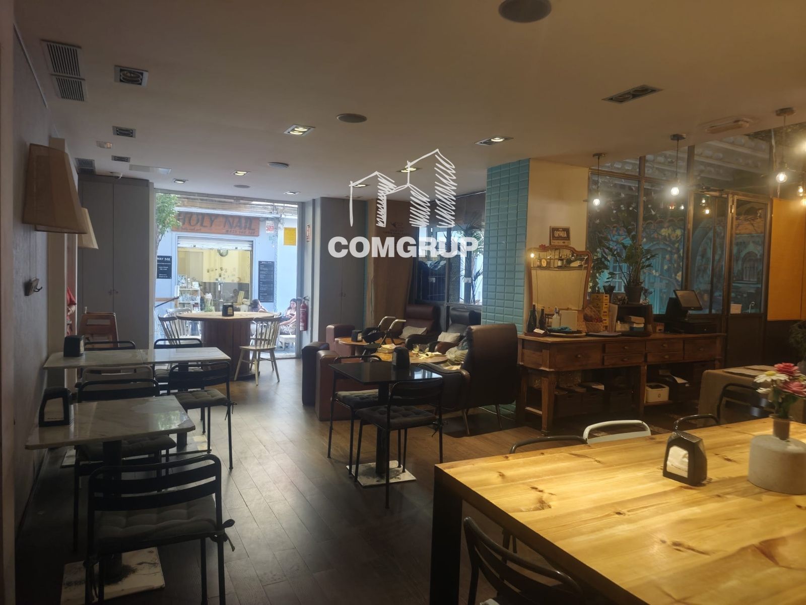 detalles - TRASPASO DE RESTAURANTE C3 EN PLENO CENTRO DE MATARÓ. 200 m² + TERRAZA (130 COMENSALES EN TOTAL)