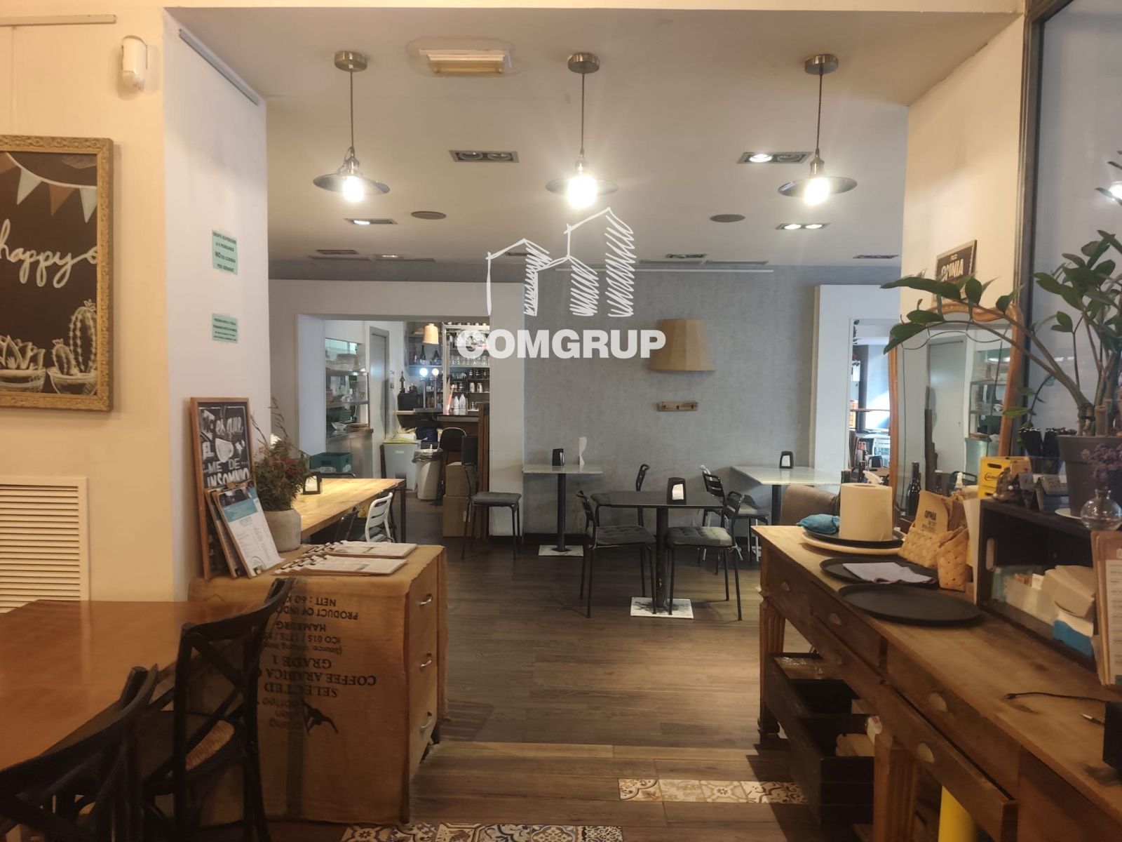 detalles - TRASPASO DE RESTAURANTE C3 EN PLENO CENTRO DE MATARÓ. 200 m² + TERRAZA (130 COMENSALES EN TOTAL)