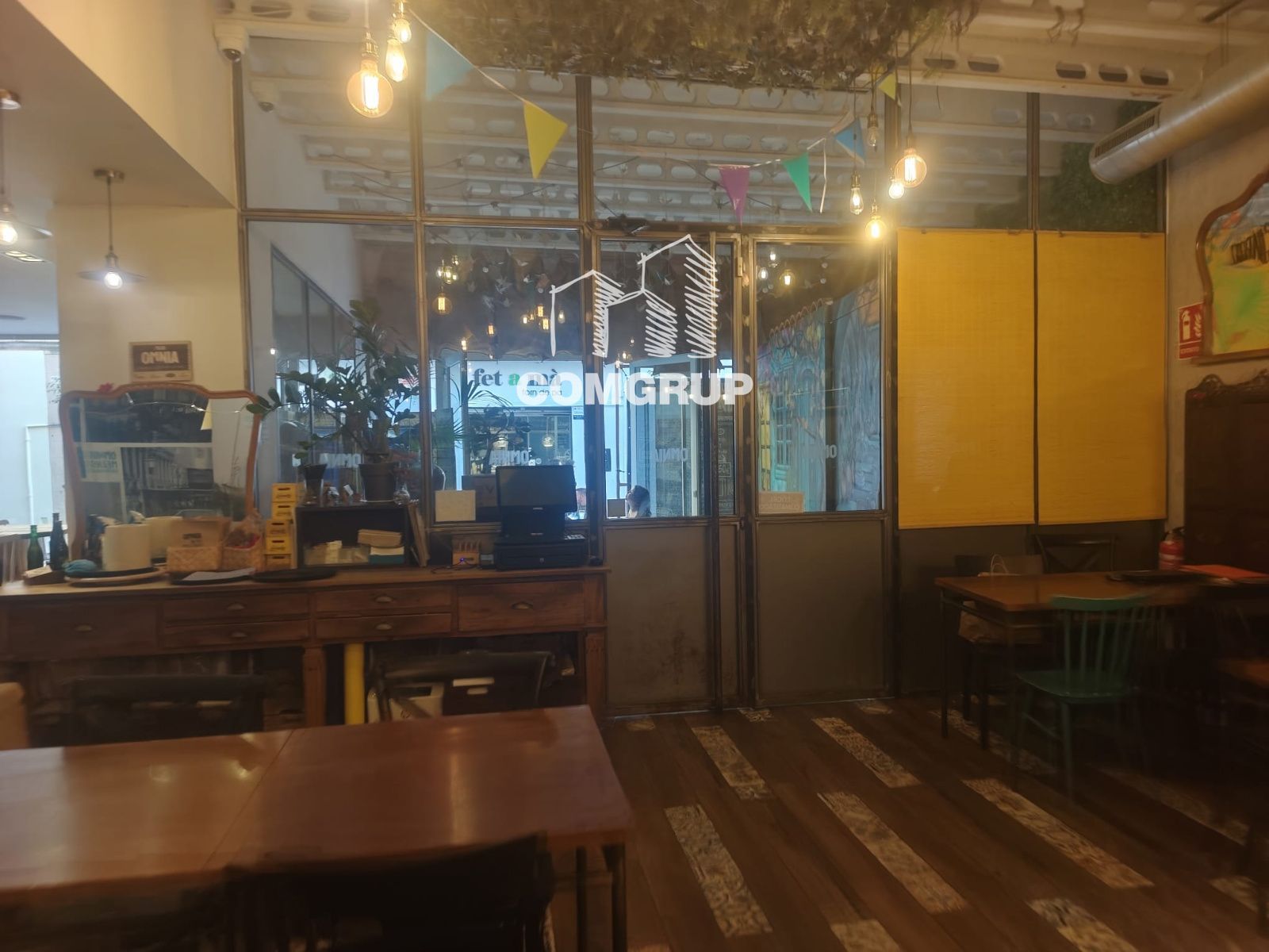 detalles - TRASPASO DE RESTAURANTE C3 EN PLENO CENTRO DE MATARÓ. 200 m² + TERRAZA (130 COMENSALES EN TOTAL)