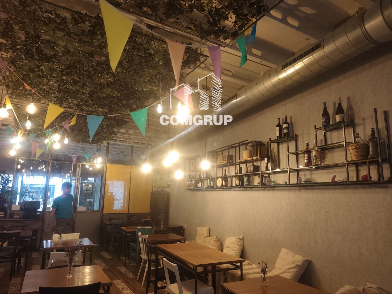 detalles - TRASPASO DE RESTAURANTE C3 EN PLENO CENTRO DE MATARÓ. 200 m² + TERRAZA (130 COMENSALES EN TOTAL)