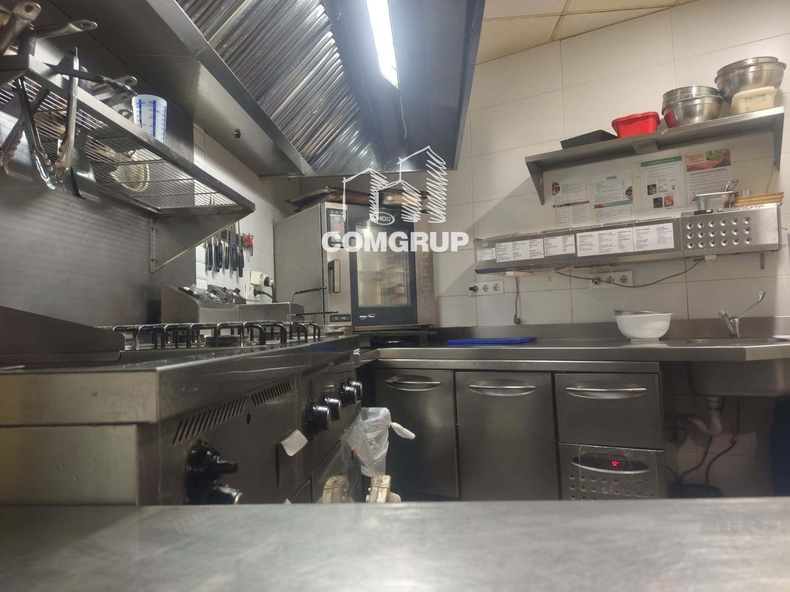 detalles - TRASPASO DE RESTAURANTE C3 EN PLENO CENTRO DE MATARÓ. 200 m² + TERRAZA (130 COMENSALES EN TOTAL)