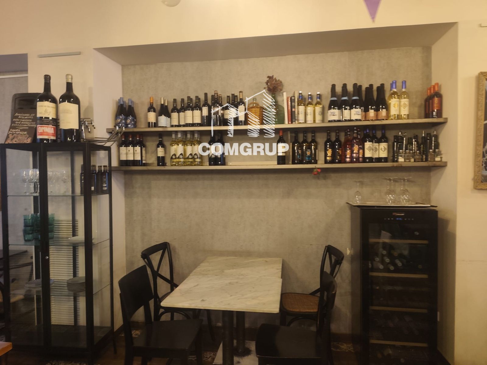 detalles - TRASPASO DE RESTAURANTE C3 EN PLENO CENTRO DE MATARÓ. 200 m² + TERRAZA (130 COMENSALES EN TOTAL)