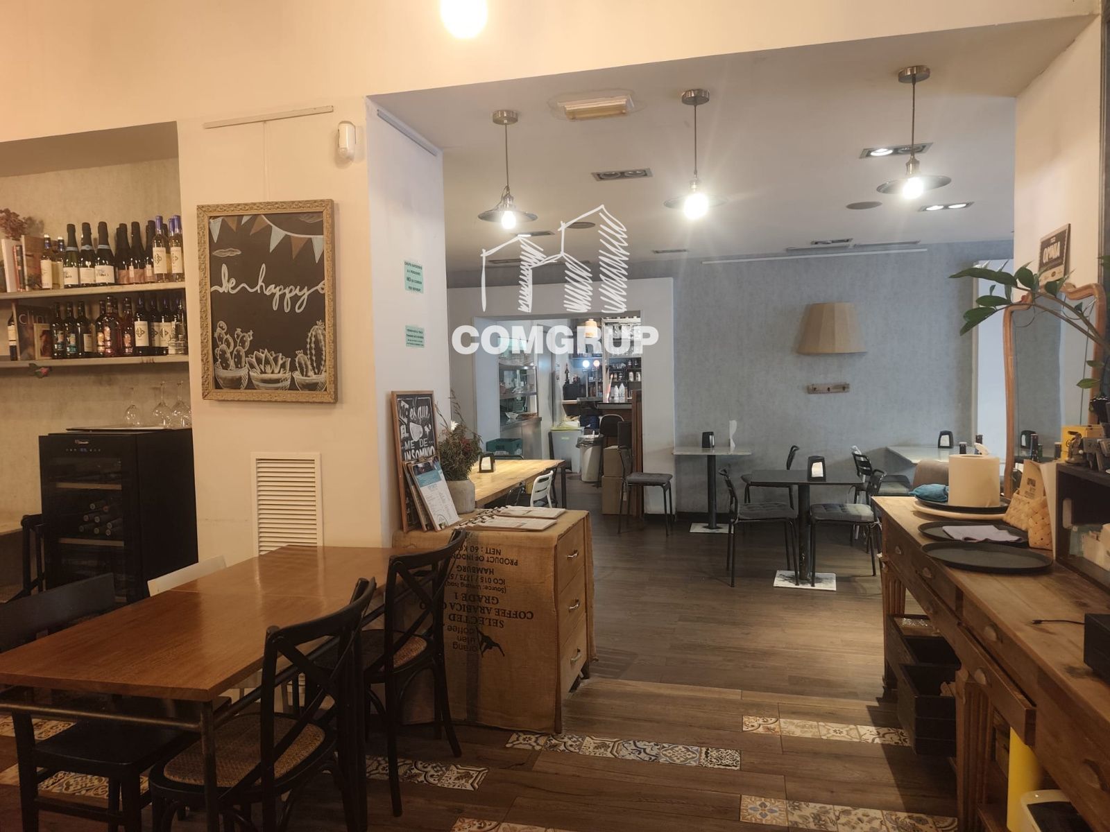 detalles - TRASPASO DE RESTAURANTE C3 EN PLENO CENTRO DE MATARÓ. 200 m² + TERRAZA (130 COMENSALES EN TOTAL)