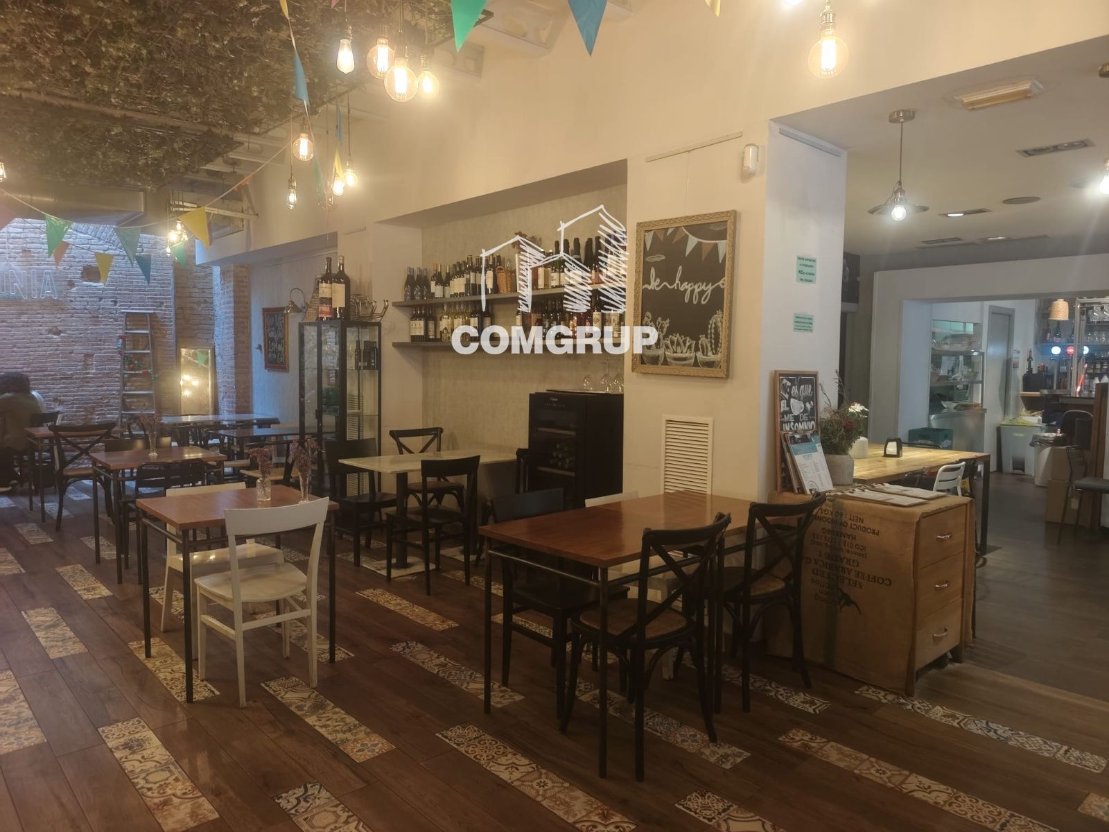 detalles - TRASPASO DE RESTAURANTE C3 EN PLENO CENTRO DE MATARÓ. 200 m² + TERRAZA (130 COMENSALES EN TOTAL)