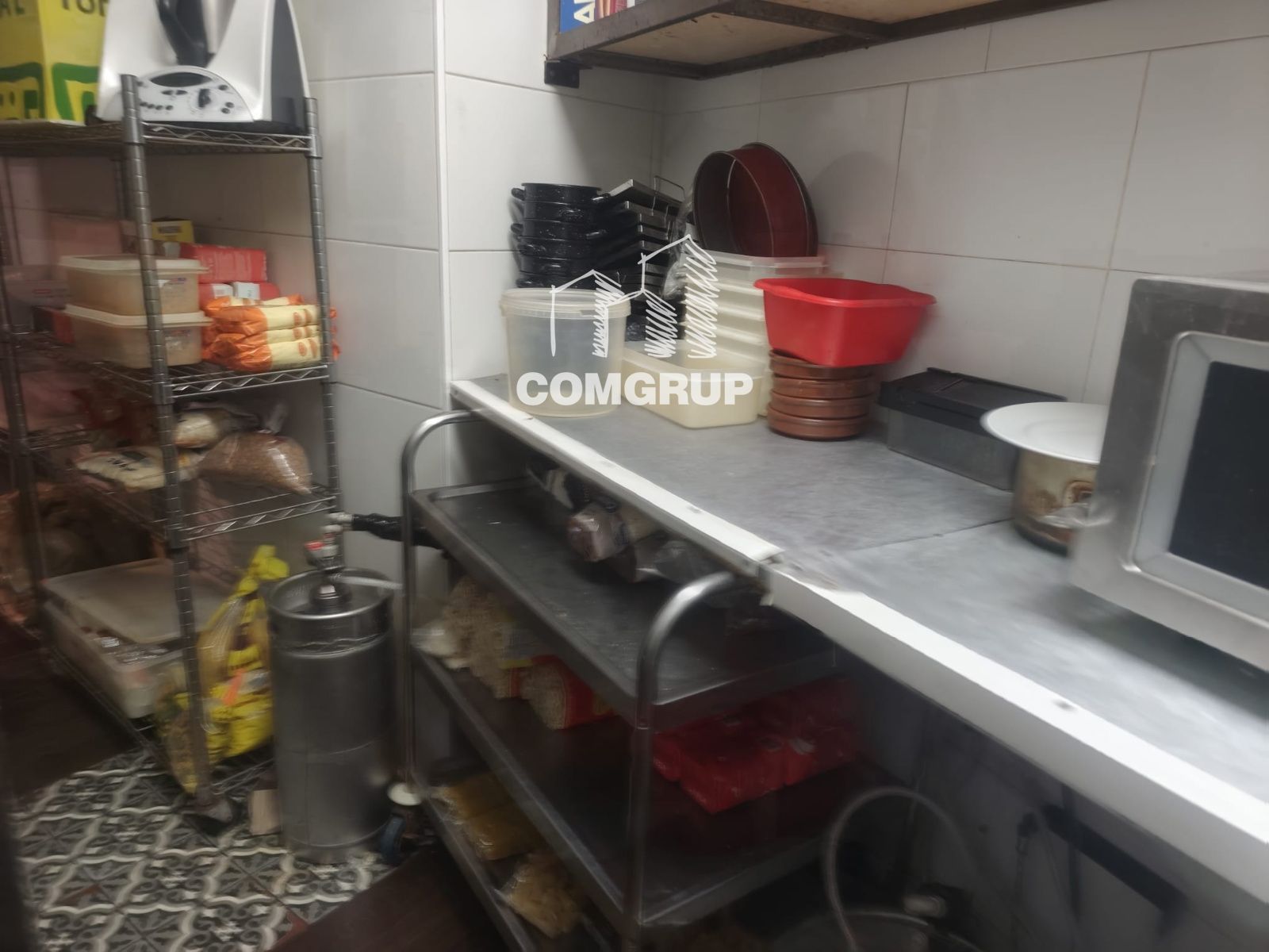 detalles - TRASPASO DE RESTAURANTE C3 EN PLENO CENTRO DE MATARÓ. 200 m² + TERRAZA (130 COMENSALES EN TOTAL)