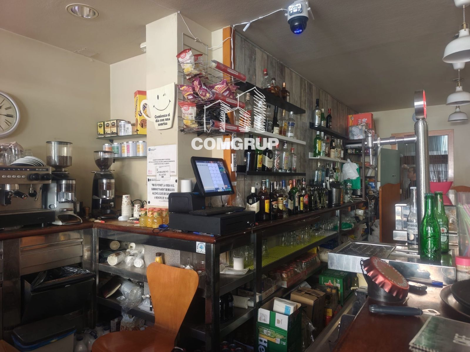 detalles - TRASPASO DE NEGOCIO – GRANOLLERS | LOCAL CON TERRAZA Y GRAN VISIBILIDAD