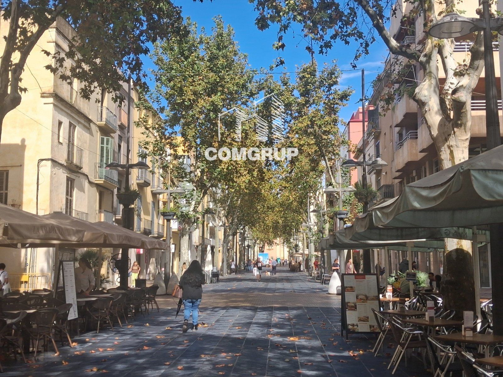 Traspaso de Restaurante en la Rambla Principal de Vilanova con gran Terraza - Foto 5