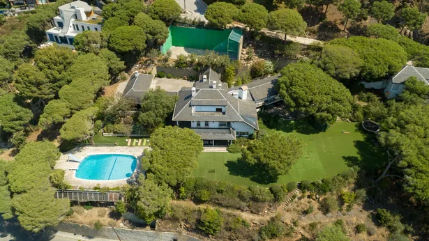CABRILS - Exclusive villa located in the residential area Mont-Cabrer from Cabrils, Barcelona.