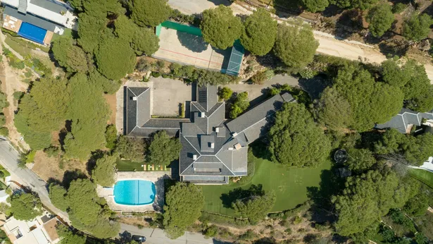 CABRILS - Exclusive villa located in the residential area Mont-Cabrer from Cabrils, Barcelona.