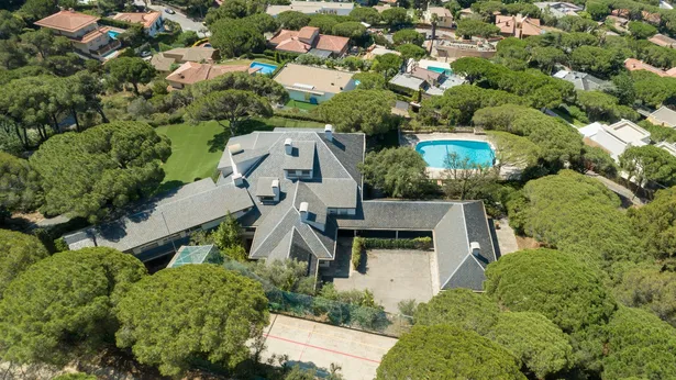 CABRILS - Exclusive villa located in the residential area Mont-Cabrer from Cabrils, Barcelona.