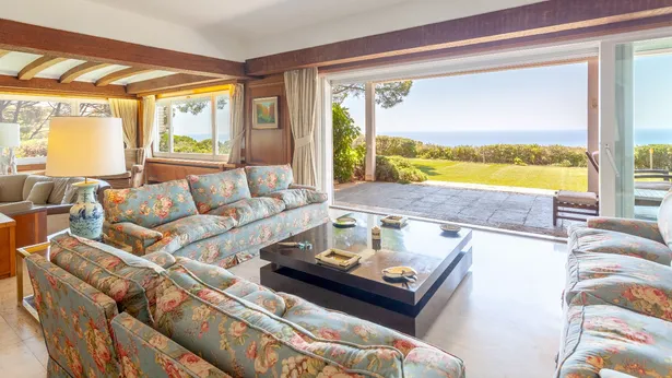 CABRILS - Exclusive villa located in the residential area Mont-Cabrer from Cabrils, Barcelona.