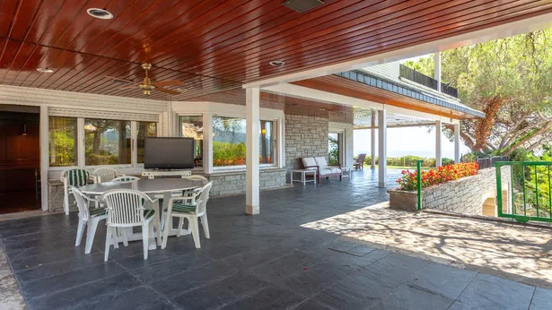 CABRILS - Exclusive villa located in the residential area Mont-Cabrer from Cabrils, Barcelona.