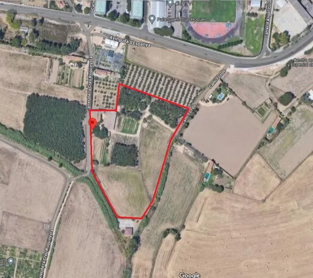 MAS ROURE - L´encant d´una masia però ubicada a pocs metres d´un centre urbà