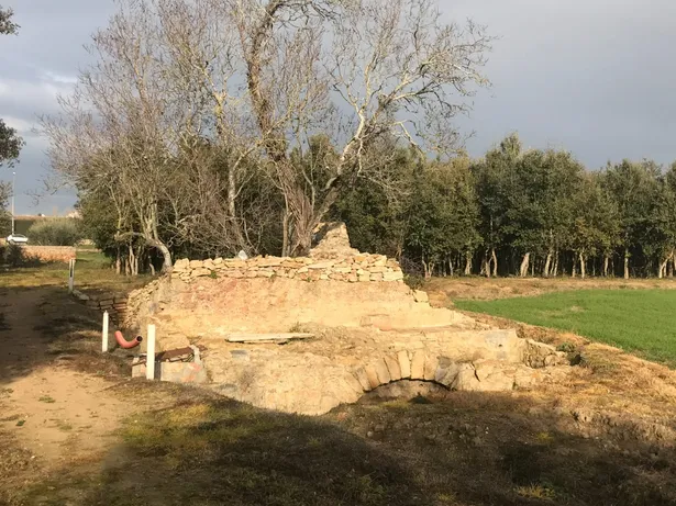 MAS ROURE - L´encant d´una masia però ubicada a pocs metres d´un centre urbà